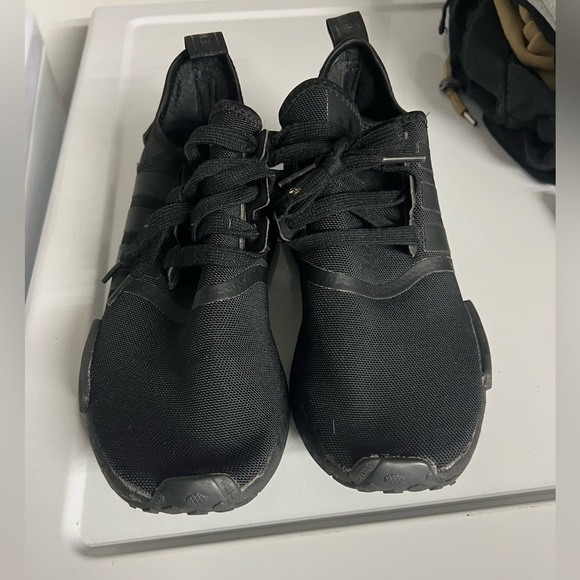 Adidas Size 7 in good condition look at the pictures a little bit unglued in one - Picture 1 of 4